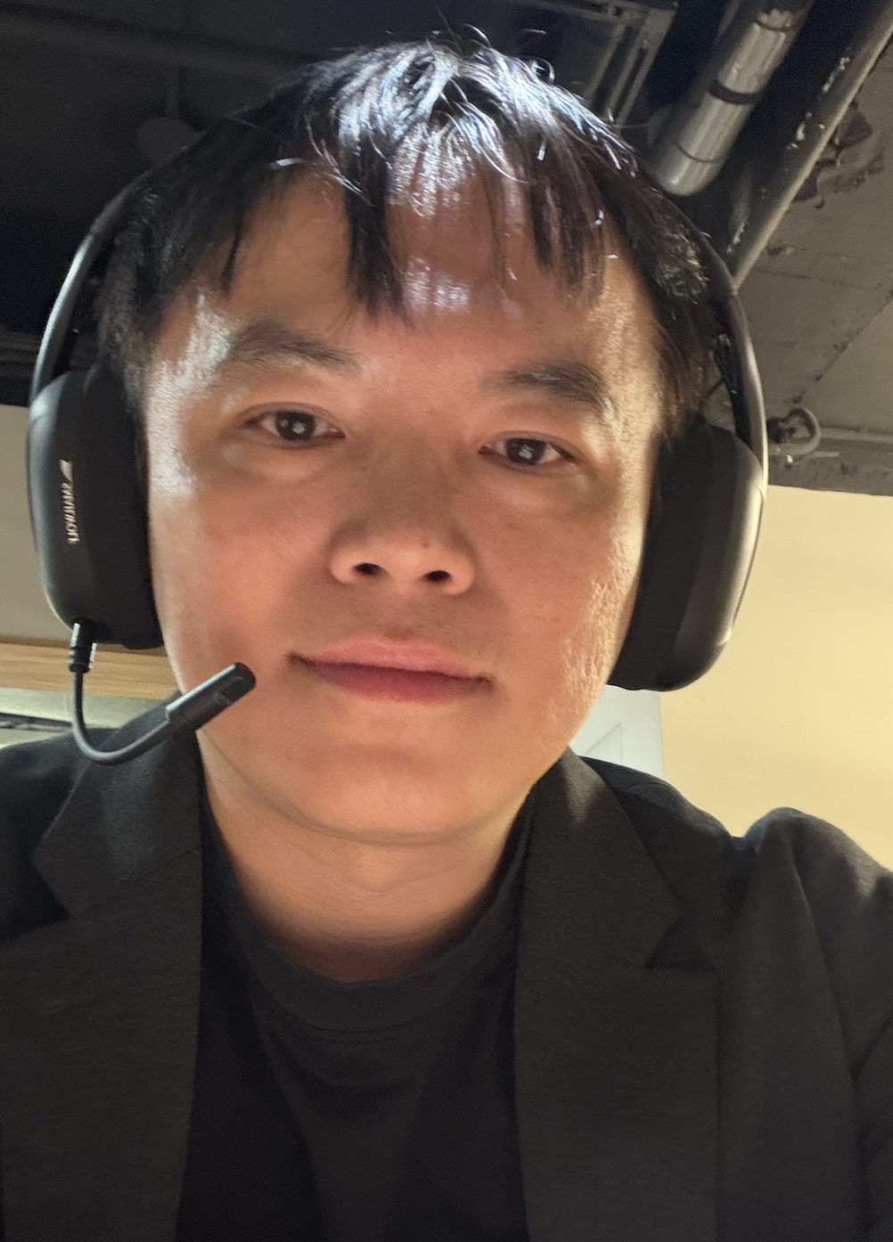 機場面試裝備：全罩式耳機