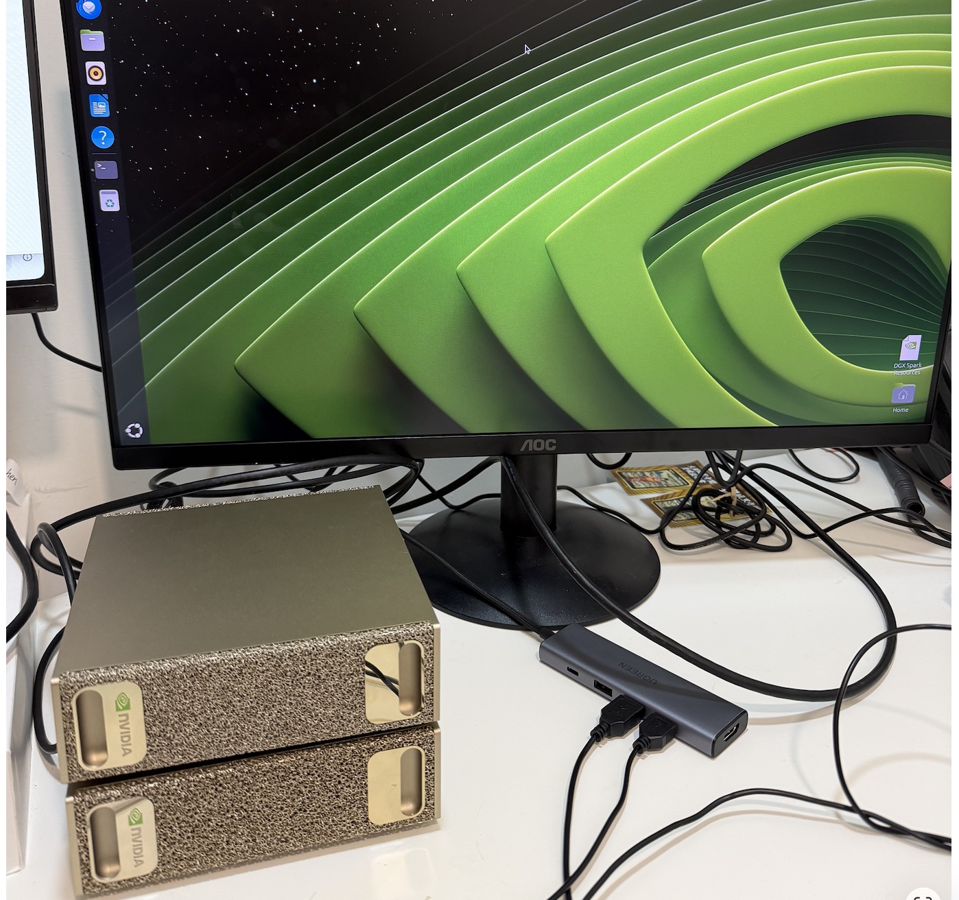 又借到兩台 DGX Spark：四個 Flash 模型輪流上機，品質全擠在 2 分內，速度差到 70%